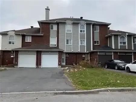 1576 Thurlow St, Orléans | 1576 Thurlow, Orleans