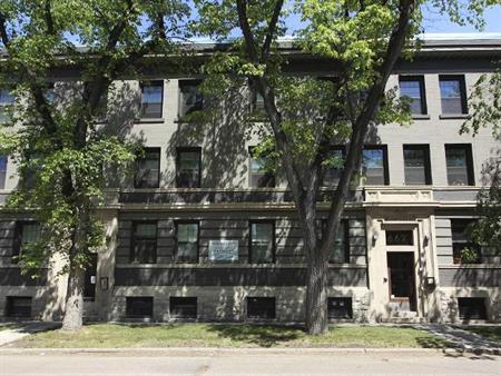 667/669 Wolseley Avenue | 669 Wolseley Avenue, Winnipeg