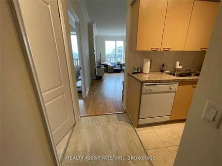 Bayview/Sheppard-Bright Spacious 1Bdrm 1Bath 1Parking