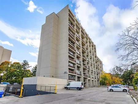 Somerset Apartments | 605 Finch Ave W, Toronto