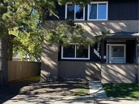 FREE DEC RENT 3-Bedroom Townhouse with Private Entrance & Yard | 1690 37 St NW, Edmonton