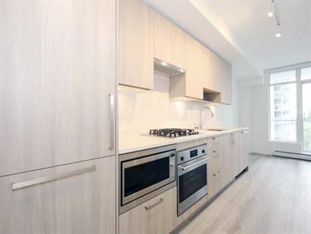 One Central - Condo for rent (Surrey central)