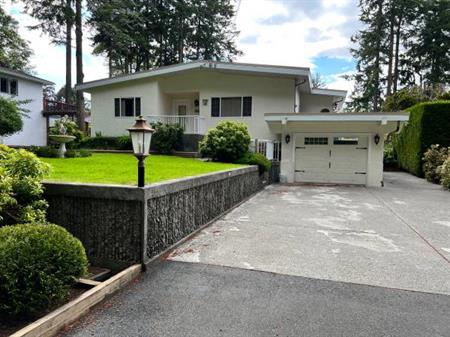 Beautiful Single Home in Gordon Head near Ocean/UVic