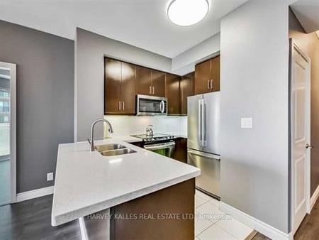 Hurontario/Burnhamthorpe-Modern Bright 2Bdrm+Den 2Bath 1Parking&locker