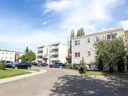 Compton Court | 11310 109 Avenue NW, Edmonton