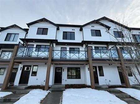 (PN 1234) 3-Bed, 2.5-Bath Townhouse in Secord | 1025 Secord Promenade NW, Edmonton