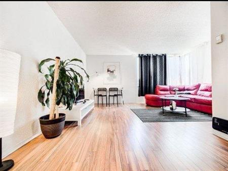 1BD | Mt-Royal View | Furn+Utils Incl | Flex Term Stay