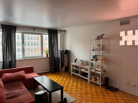 Downtown Montreal lease transfer 3 1/2