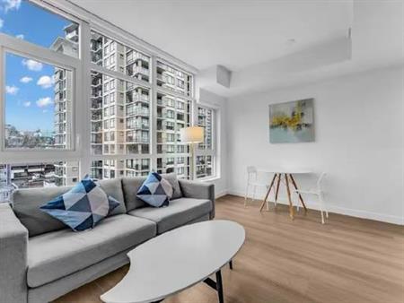 New Westminister 1B+1B Condo