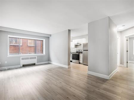 Large 1 Bedroom Apartment - NDG - 4615-4625 Bourret Avenue, Montréal