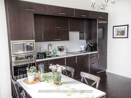 Yonge/Sheppard Spacious 1Bdrm Open Concept Living +Dining Rm Near Sub