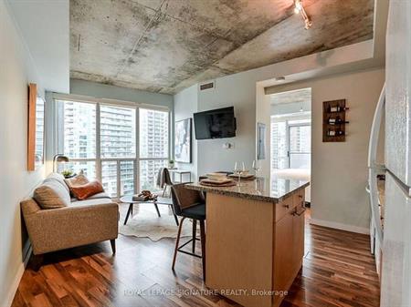 LIBERTY VILLAGE 1 BED LOFT CORNER UNIT PARKING INCLD