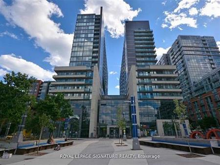 QUEEN WEST 1 BED CONDO INCREDIBLE VALUE