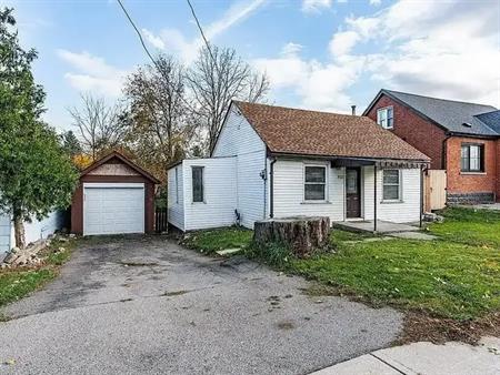 Charming, move-in-ready bungalow | Hamilton