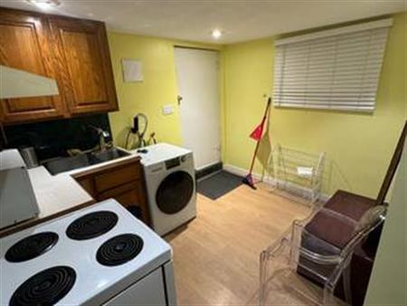 Cozy 3Br - Basement Suite- Heart of Kitsilano-Ideal for Students