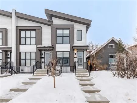 Quaint Tuxedo Park | 233 25 Avenue Northeast, Calgary