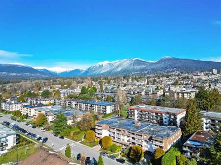 ⭐Luxury Two Bedroom- Open Layout with amazing mountain view⭐