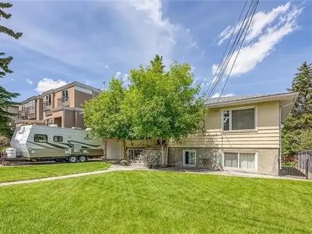 4 BEDROOM MAIN FLOOR | 2032 36 Avenue Southwest, Calgary