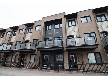 2 Bedroom, 2.5 Bath, Double Attached Garage Townhouse for Rent in Bridgeland | 114 - 28 McDougall Ct NE, Calgary