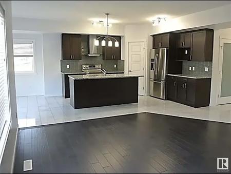 3bed, 2.5bath duplex in Chappelle area | B - 7313 Creighton Close Southwest, Edmonton