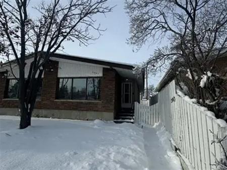 2 Bedroom Main Floor in the heart of Glenbrook! | 2843 40 Street Southwest, Calgary