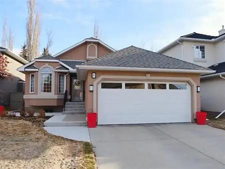 Mckenzie Lake - short term house rental | Calgary