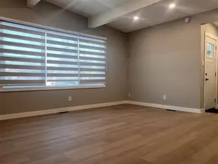 FOR RENT: 3 bedrooms 2 bathrooms Main Floor on Centre Street NW | 6405 Centre Street Northwest, Calgary