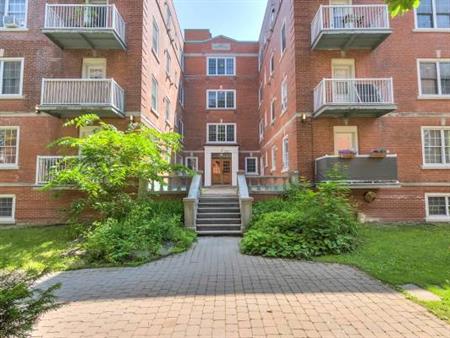 Renovated 2 Bedroom / Cote des Neiges / Queen Mary