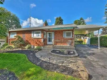 Great brick Bungalow in Cherrywood Acres | Niagara Falls