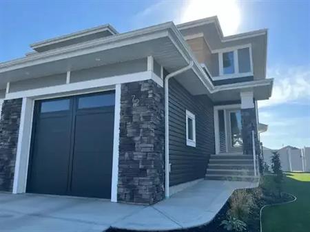 Stunning 3 Bedroom Townhouse Near Gasoline Alley! | 72 Latoria Court, Red Deer