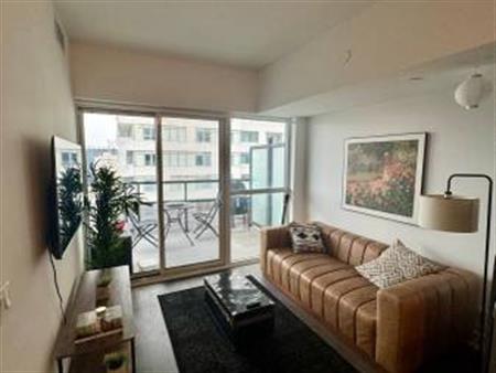 Lovely 1-Bedroom Suite with Breathtaking Views in Midtown