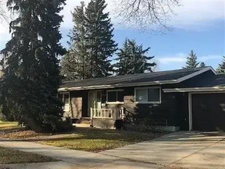 Spacious Bungalow for Rent in Crestwood on a large coner lot! | 9804 143 Street Northwest, Edmonton