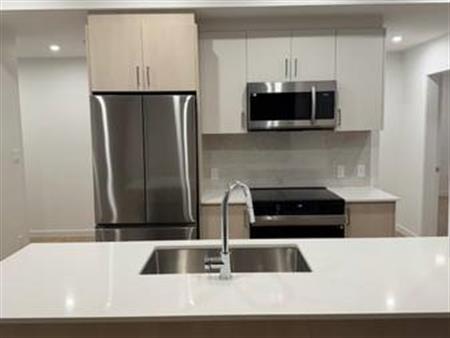 BRAND NEW 3 BED/2 BATH UNIT FOR RENT - AVAILABLE NOW