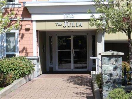 2 Bed, 2 Bath, 3rd Floor Condo near UVic. $2400/month, incl. Parking