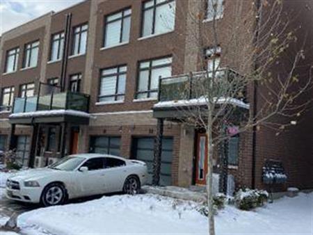 2 plus 2 townhouse available in Vaughan for rent