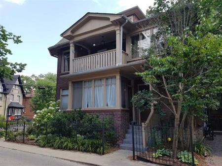 Beaches Rustic Beauty - 3 bdrm + Den, 2 Balconies, 2 Baths + Parking