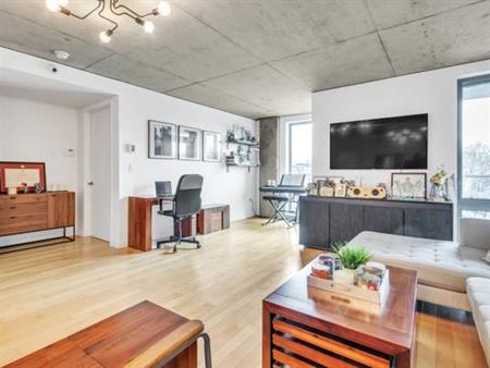 Magnifique condo 3 1/2 avec garage NDG Square Benny