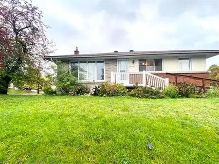 2066 Saunderson Dr | 2066 Saunderson Dr, Ottawa