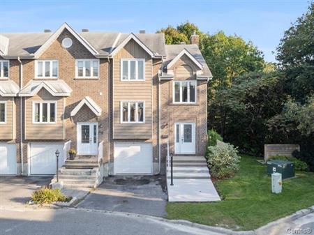 Superbe maison en rangée dans le secteur convoité des Hautes Plaines – Dôme, Gatineau (Hull)