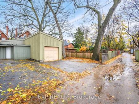 Modern spacious feel heart of high park!