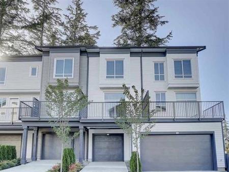 Surrey Grandview Townhouse 2bd 2ba For Rent