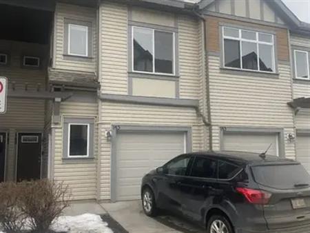 Modern 2 Bed, 2.5 Bath townhome in the growing community of Evanston | Calgary