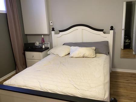 Sous-sol Avec Chambre Et Sdb Privée