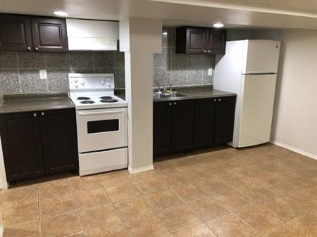 Tuxedo, Cozy 2 bedrooms basement utilities included $1395