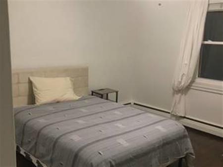 Man only - Single Room - 1200 CAD - Etobicoke 2024.12.28