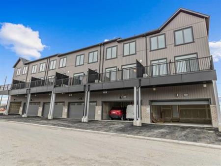 Brand New Townhouse in North Oshawa – 4 Parking