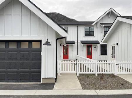 New Townhouse Rental In Okanagan