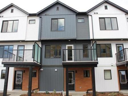 (PN1108) Spacious 2-Bedroom Townhome with Single Car Garage | 850 Secord Blvd Nw, Edmonton