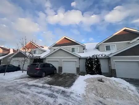 A Cozy Ellerslie townhouse | Edmonton