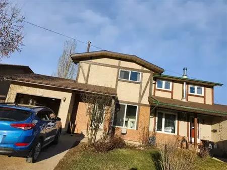 Bright and Modern unfurnished 3 bedroom 1.5  Upper Duplex in Scenic Grayling Terrace | 129 Grayling Crescent, Fort McMurray